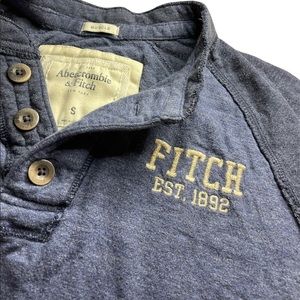 (GUC)Abercrombie- 3/4 Length Sleeved Henley (Navy Color), Sz Small